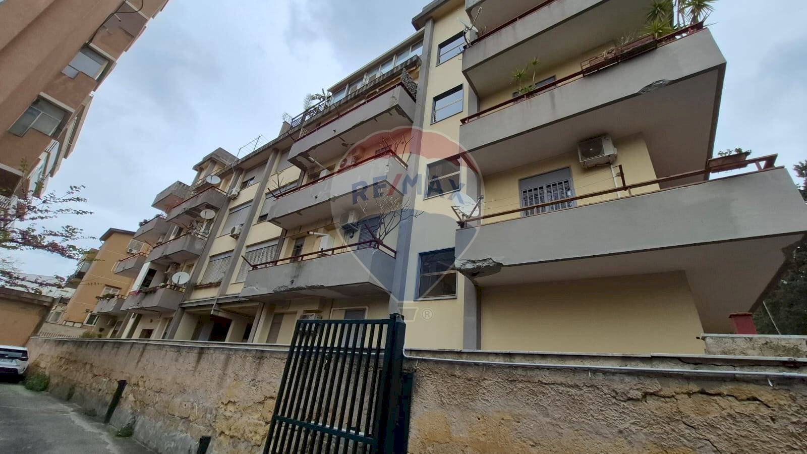 Edificio all\'aperto - Bilocale fondo trapani 17b, Palermo - foto 1