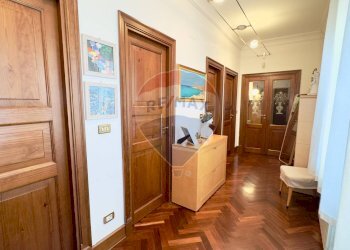 Hall / corridoio - Attico Via Mariano Stabile
 
118b, Palermo - foto 38