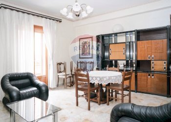 Sala da pranzo - Appartamento Via San Pietro
 
29, Enna - foto 8