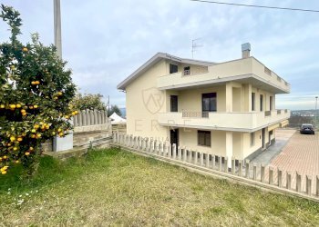 Foto 3 - Independent house via Ugo Foscolo
 
31, Moscufo - photo 3