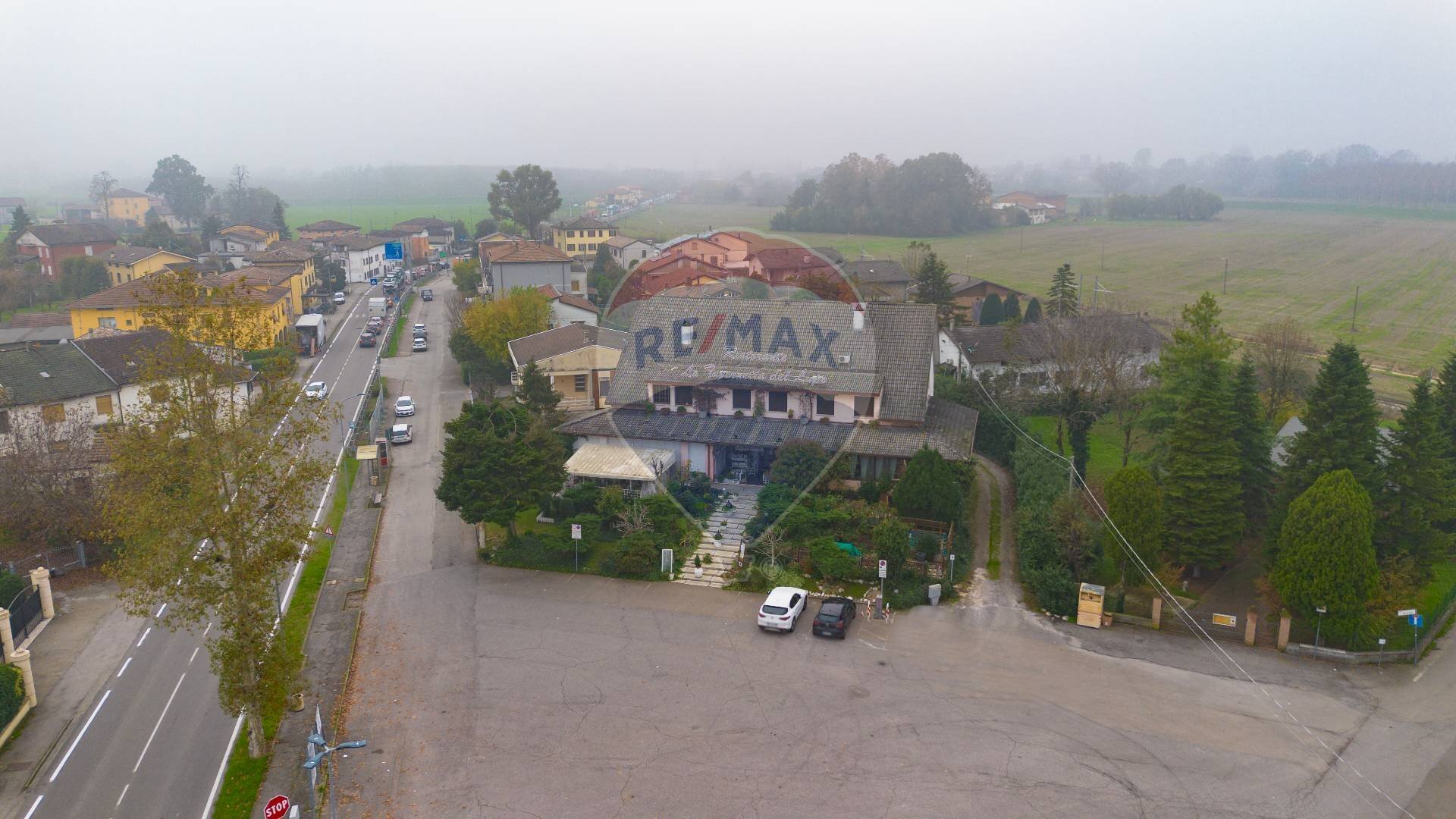 Edificio all\'aperto - Hotel Piazza Maria Pallini, sorbolo levante
 
1, Brescello - foto 2