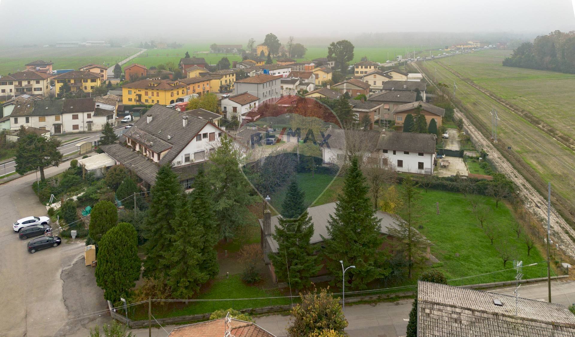 Edificio all\'aperto - Hotel Piazza Maria Pallini, sorbolo levante
 
1, Brescello - foto 3