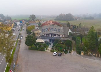 Edificio all\'aperto - Hotel Piazza Maria Pallini, sorbolo levante
 
1, Brescello - photo 2