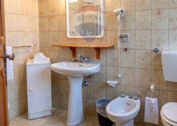 Bagno - Hotel Piazza Maria Pallini, sorbolo levante
 
1, Brescello - photo 32