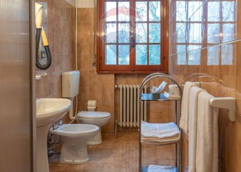 Bagno - Hotel Piazza Maria Pallini, sorbolo levante
 
1, Brescello - photo 38