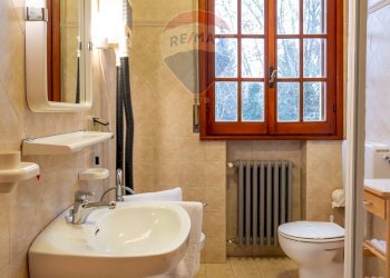 Bagno - Hotel Piazza Maria Pallini, sorbolo levante
 
1, Brescello - photo 43