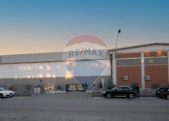 Edificio all\'aperto - Capannone Via Enrico Fermi
 
5, Fontevivo - foto 3