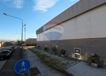 Edificio all\'aperto - Capannone Via Enrico Fermi
 
5, Fontevivo - foto 15