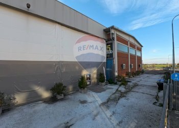 Edificio all\'aperto - Capannone Via Enrico Fermi
 
5, Fontevivo - foto 16