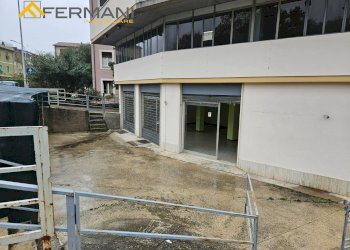 Foto 2 - Commercial Premises Ascoli Piceno - photo 2