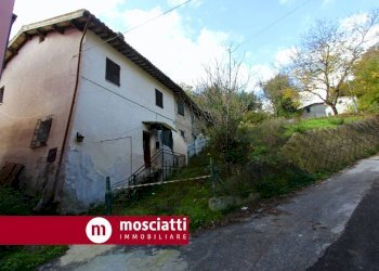 facciata - Rustico Via Harrar
 
46, Camerino - foto 3