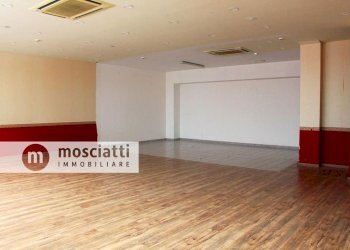 Foto 3 - Locale Commerciale Statale Muccese Nord, Matelica - foto 3