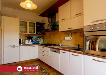 cucina - Appartamento Gabriele d'Annunzio, Castelraimondo - foto 4