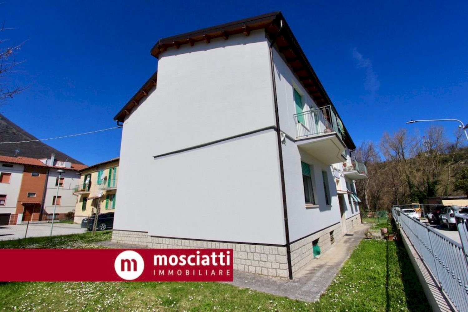 facciata - Three-room apartment Via Chiara Brugnola, Esanatoglia - photo 3