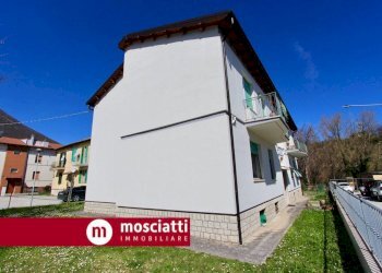 facciata - Appartamento Via Chiara Brugnola, Esanatoglia - foto 3