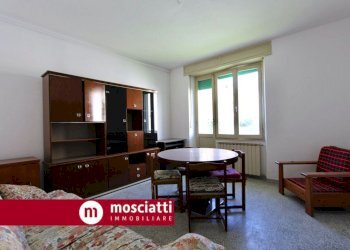 soggiorno - Appartamento Via Chiara Brugnola, Esanatoglia - foto 4