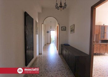 corridoio - Appartamento Diotallevi di Angeluccio, Esanatoglia - foto 3