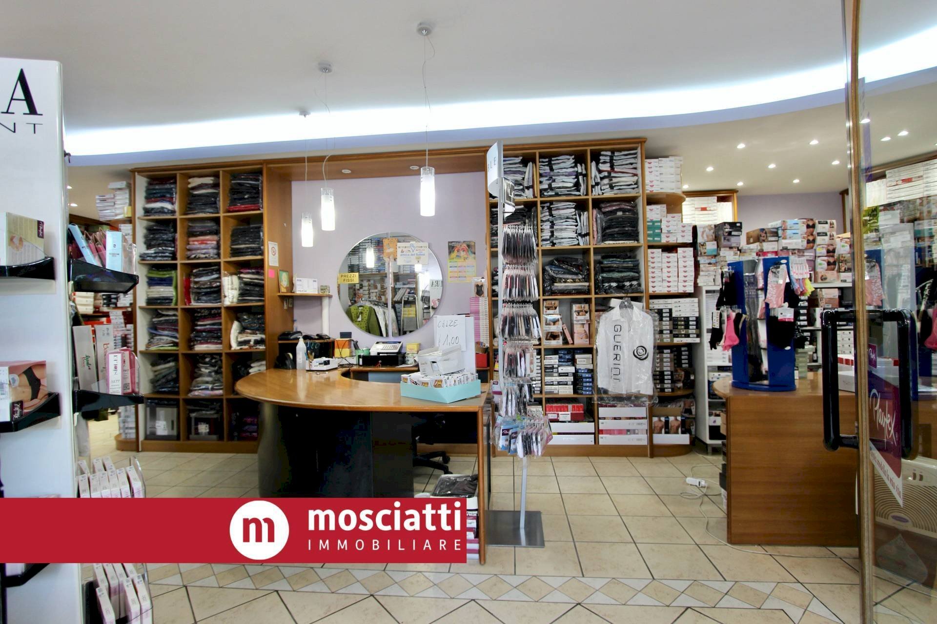 Foto 2 - Attività Commerciale Viale Martiri della Libertà, Matelica - foto 2