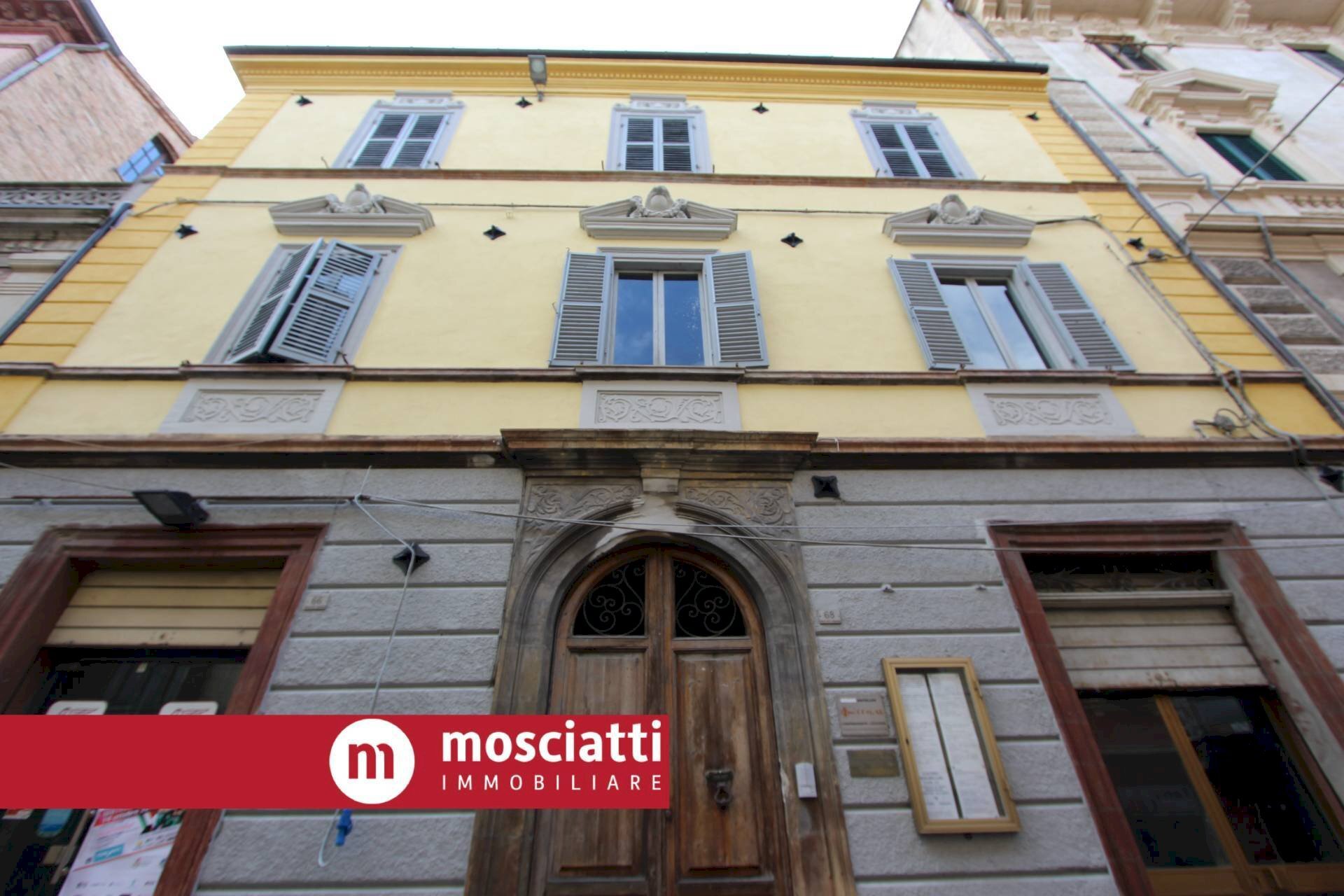 Foto 1 - Commercial Premises Corso Vittorio Emanuele
 
70, Matelica - photo 1