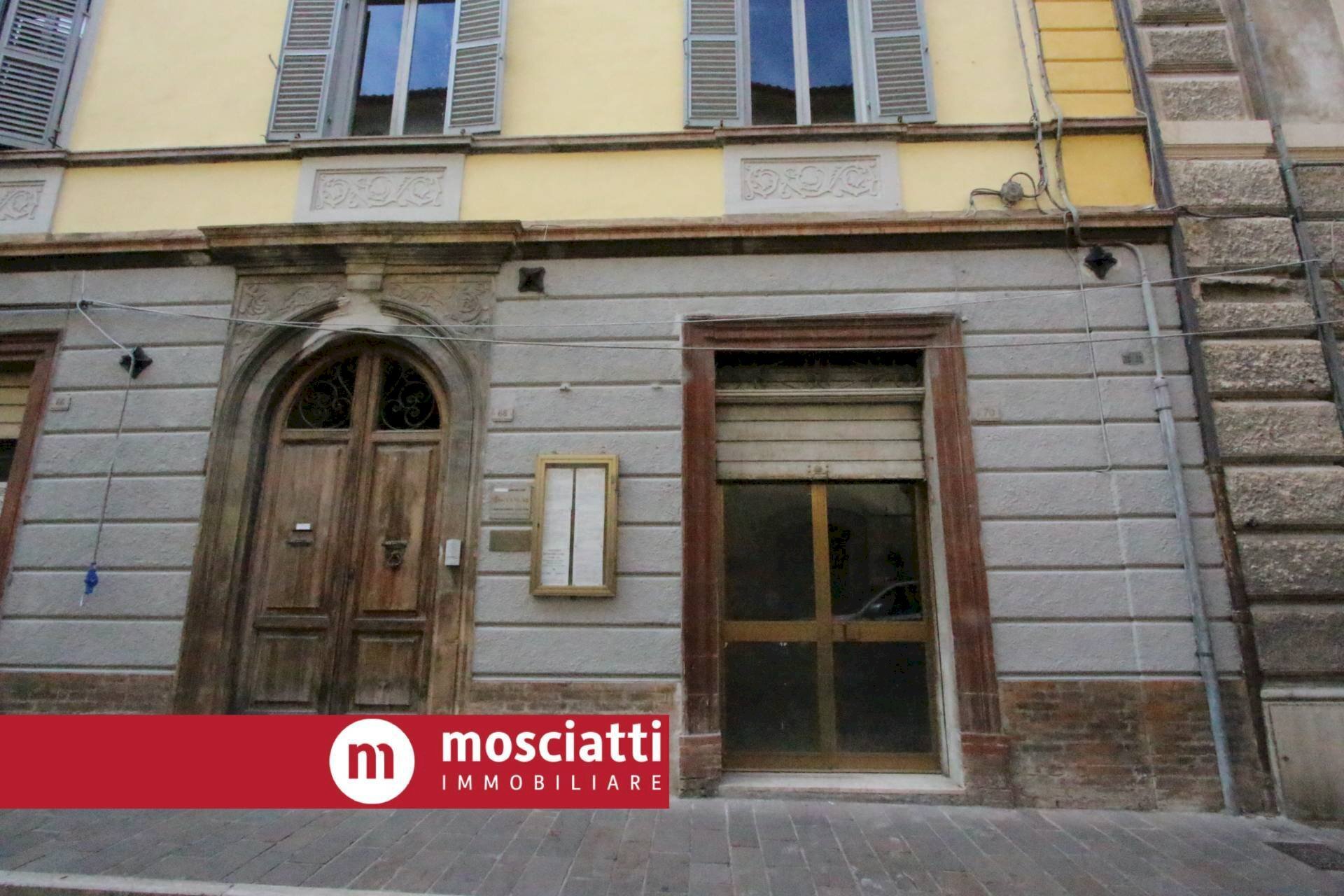 Foto 2 - Commercial Premises Corso Vittorio Emanuele
 
70, Matelica - photo 2