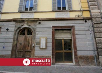 Foto 2 - Locale Commerciale Corso Vittorio Emanuele
70, Matelica - foto 2