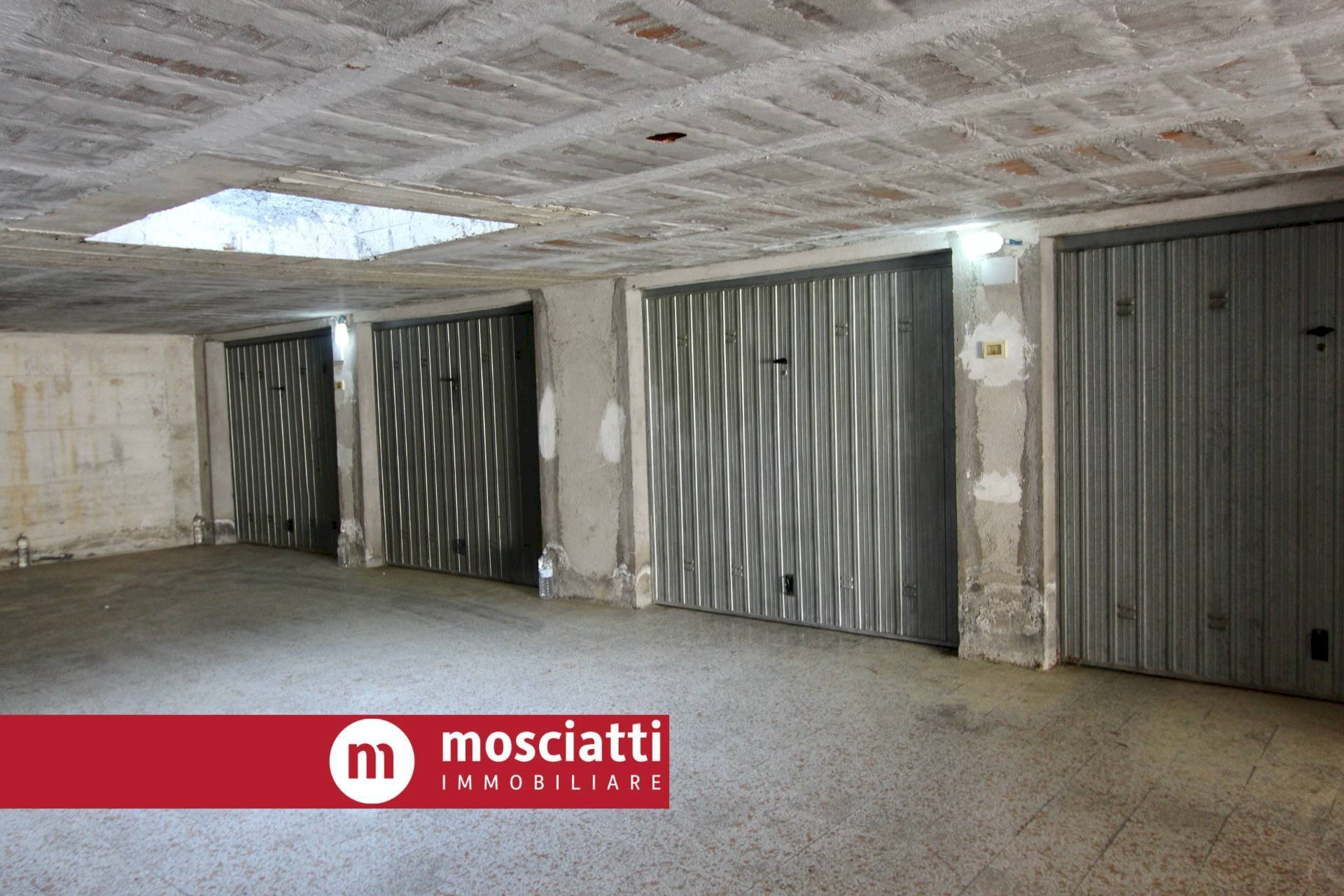 Foto 2 - Box Via Don Enrico Pocognoni
 
9, Matelica - foto 2