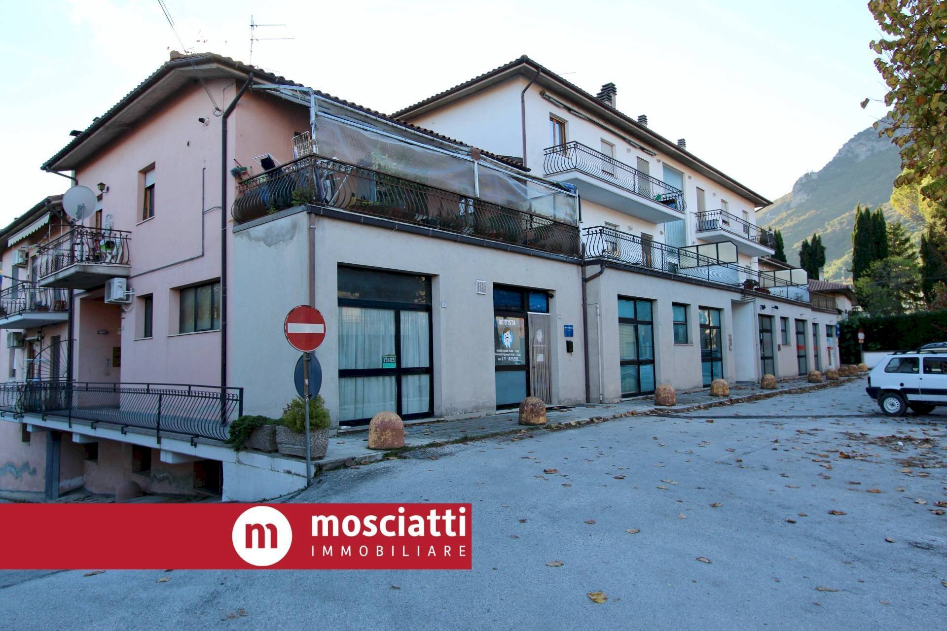 Foto 1 - Commercial Premises Via Roma
 
25, Esanatoglia - photo 1