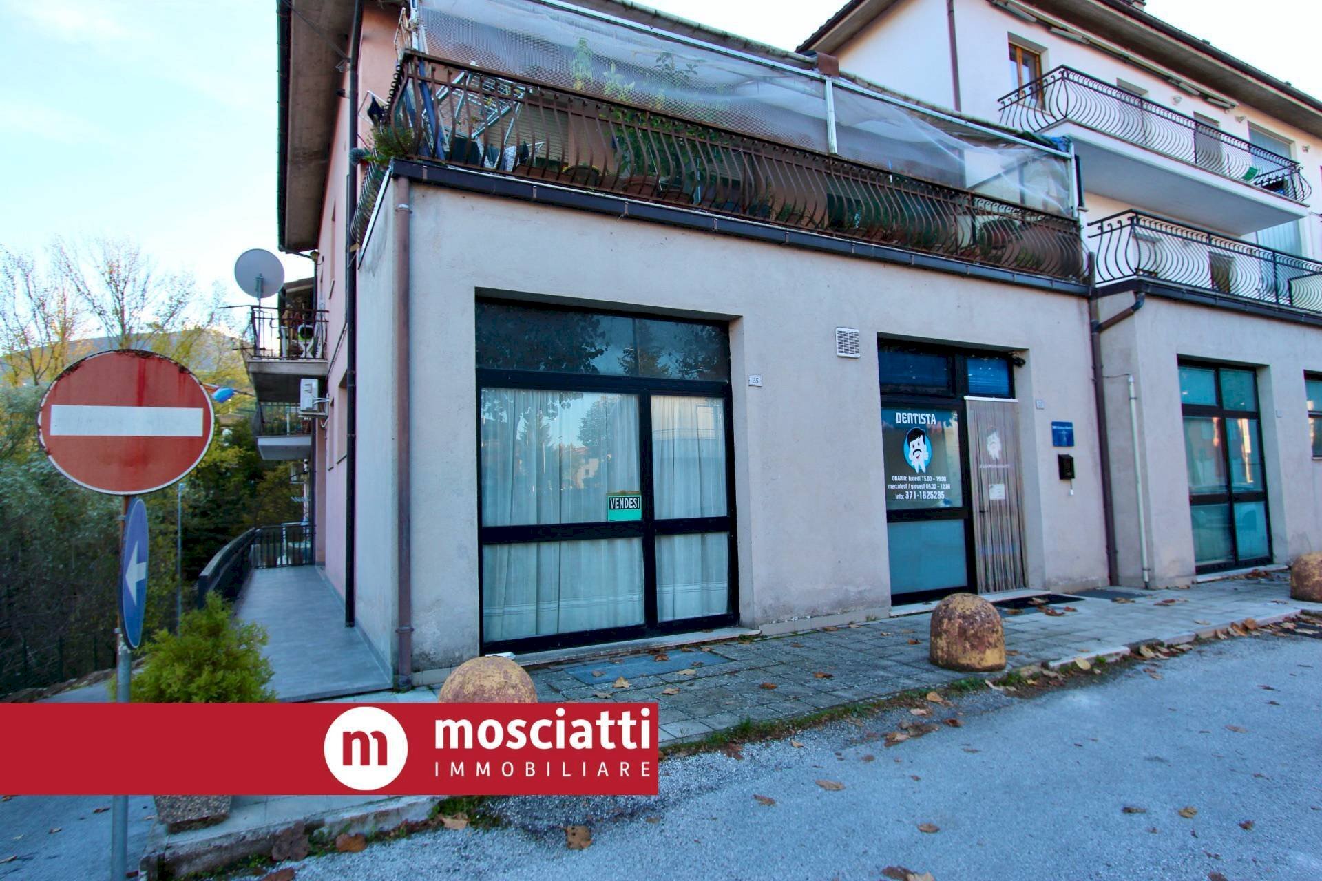 Foto 2 - Commercial Premises Via Roma
 
25, Esanatoglia - photo 2