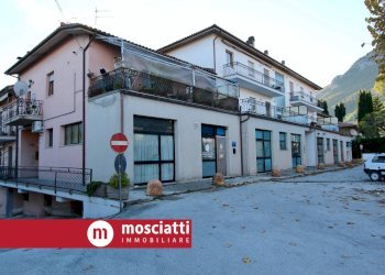 Foto 1 - Commercial Premises Via Roma
 
25, Esanatoglia - photo 1