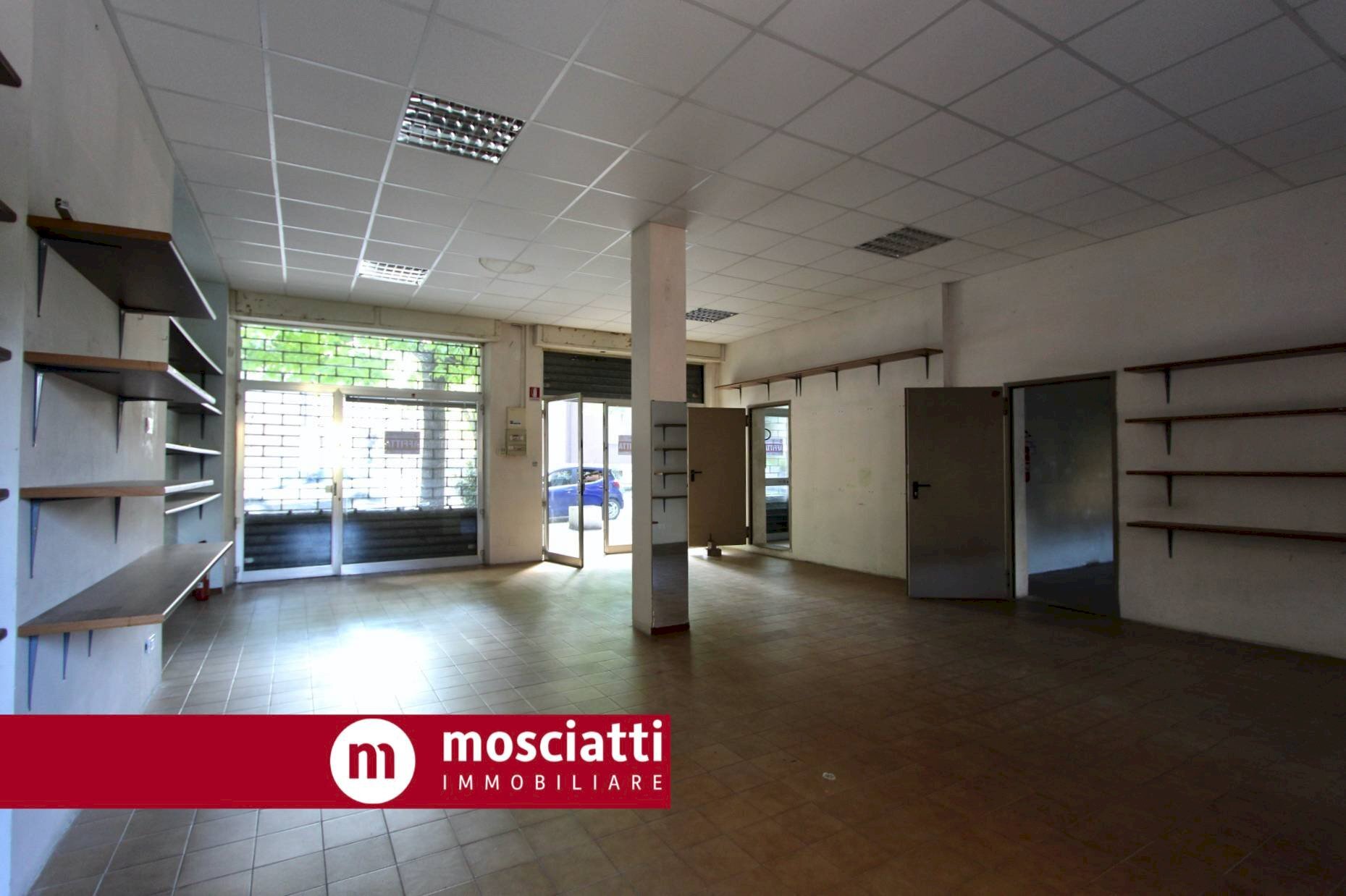 Foto 2 - Commercial Premises Via Michelangelo, Matelica - photo 2