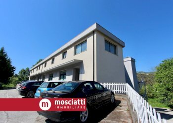 Foto 2 - Locale Commerciale Via Tagliamento, Castelraimondo - foto 2