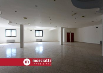 Foto 6 - Locale Commerciale Via Tagliamento, Castelraimondo - foto 6