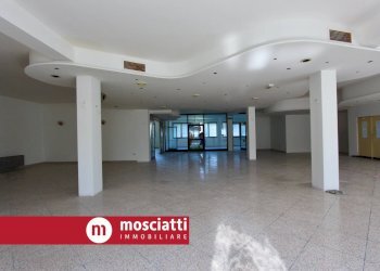 Foto 7 - Locale Commerciale Via Tagliamento, Castelraimondo - foto 7