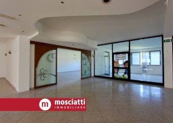 Foto 8 - Locale Commerciale Via Tagliamento, Castelraimondo - foto 8