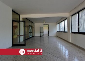 Foto 10 - Locale Commerciale Via Tagliamento, Castelraimondo - foto 10