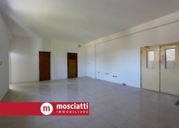 Foto 11 - Locale Commerciale Via Tagliamento, Castelraimondo - foto 11