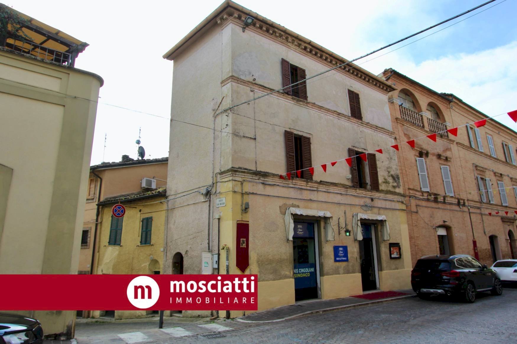 Foto 2 - Locale Commerciale Corso Vittorio Emanuele
 
11, Matelica - foto 2