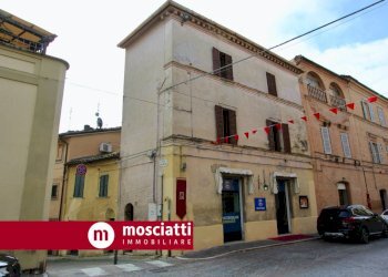 Foto 2 - Locale Commerciale Corso Vittorio Emanuele
11, Matelica - foto 2