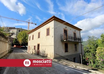 Foto 1 - Independent house Piazza Gabrielli
 
16, Fabriano - photo 1