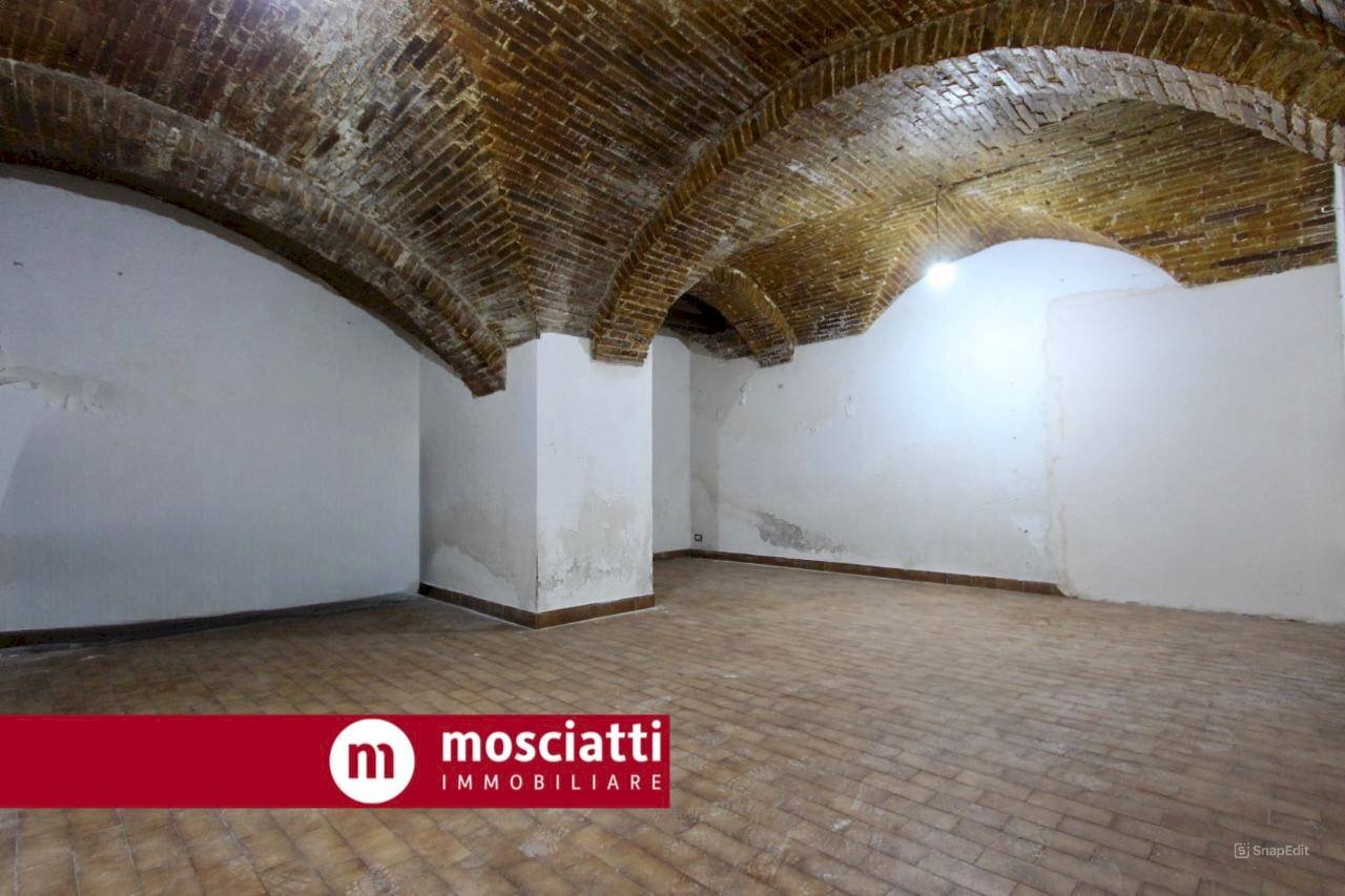 Foto 3 - Commercial Premises Corso Vittorio Emanuele
 
35, Matelica - photo 3