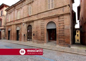 Foto 1 - Locale Commerciale Corso Vittorio Emanuele
 
35, Matelica - foto 1