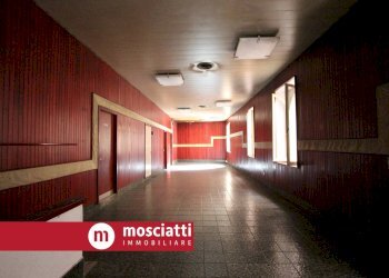 Foto 2 - Locale Commerciale Corso Vittorio Emanuele
 
35, Matelica - foto 2