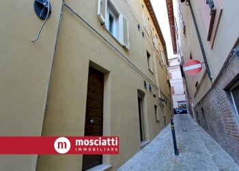 Foto 4 - Locale Commerciale Corso Vittorio Emanuele
 
35, Matelica - foto 4