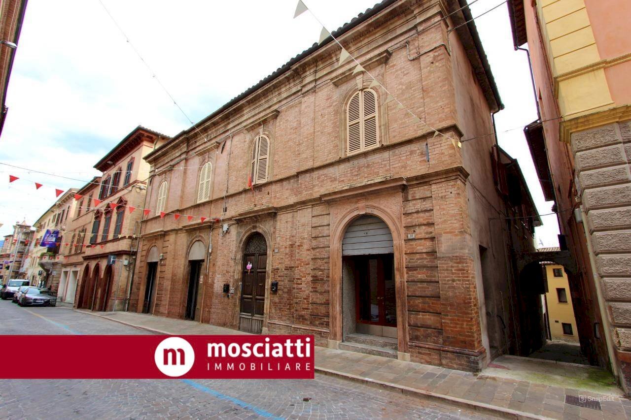 Foto 2 - Commercial Premises Corso Vittorio Emanuele
 
41, Matelica - photo 2