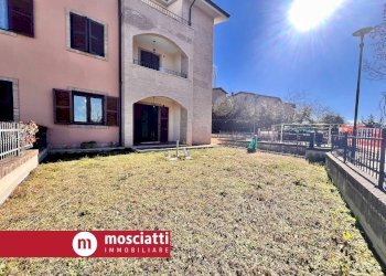 Foto 2 - Stabile - Palazzo Frazione Collina
 
77, Castelraimondo - foto 2