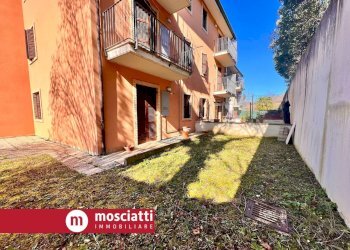 Foto 5 - Stabile - Palazzo Frazione Collina
 
77, Castelraimondo - foto 5