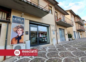 Foto 2 - Locale Commerciale Via G. Pascoli
 
63, Castelraimondo - foto 2