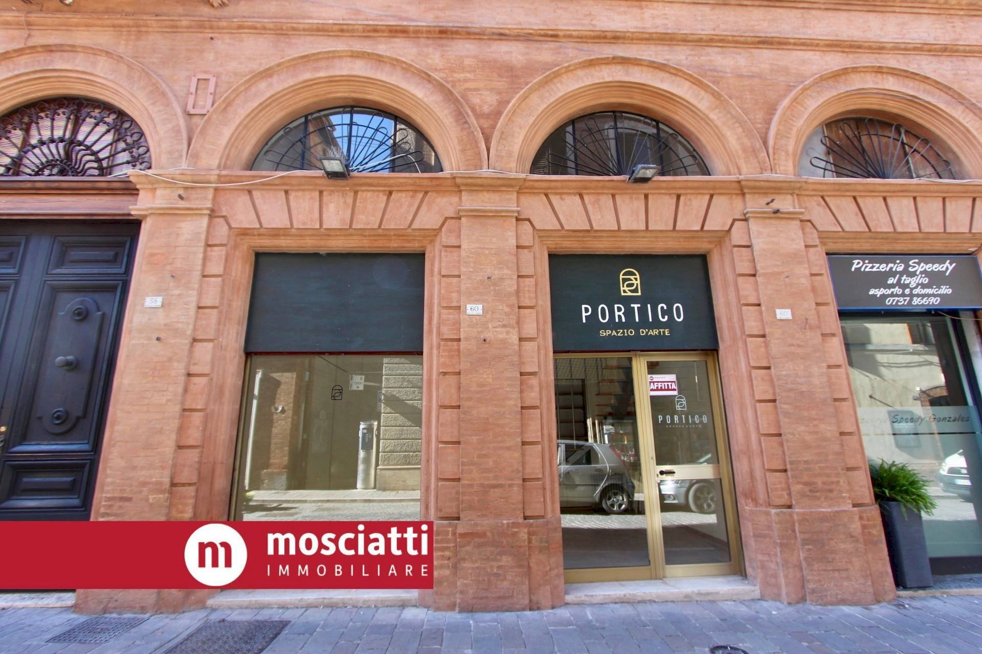 Foto 2 - Commercial Premises Corso Vittorio Emanuele
 
60, Matelica - photo 2