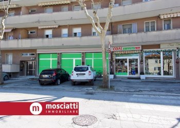 Foto 1 - Locale Commerciale Via Michelangelo
23, Matelica - foto 1