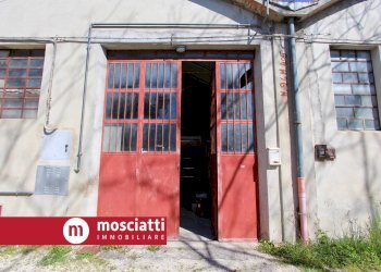 Foto 2 - Capannone Via Fratelli Acciaccaferri, San Severino Marche - foto 2